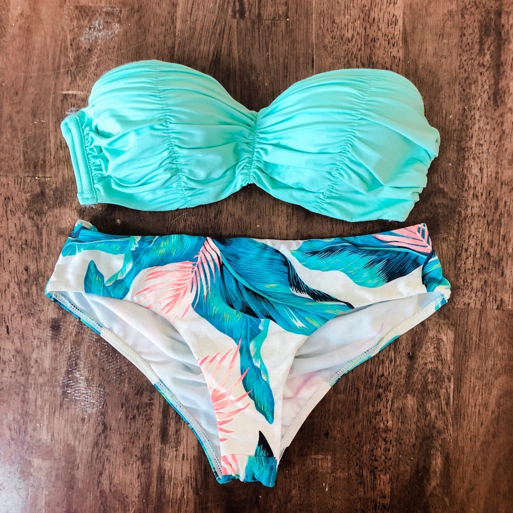 NWT Billabong Turquoise Tropical Print Bikini 🌴💙